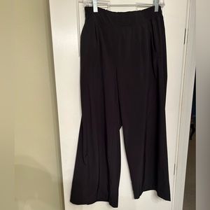 Great condition wide leg Athleta pants